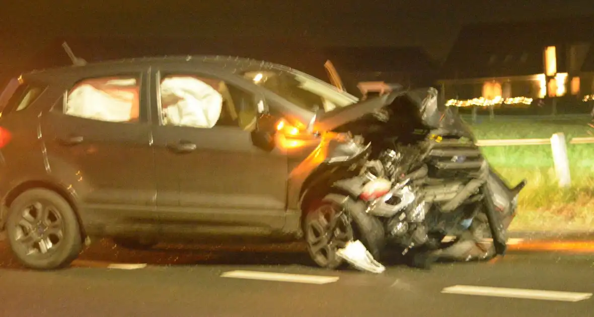 Zware aanrijding leidt tot gewonden en afsluiting van de weg - Foto 1