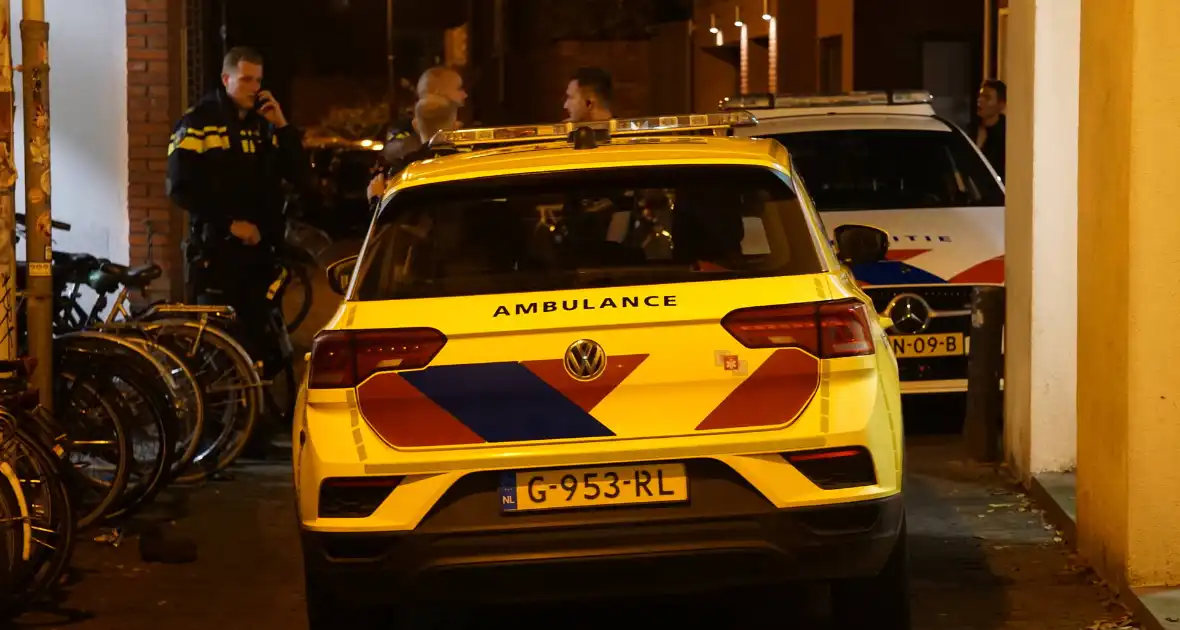 Persoon gewond na steekpartij in woning