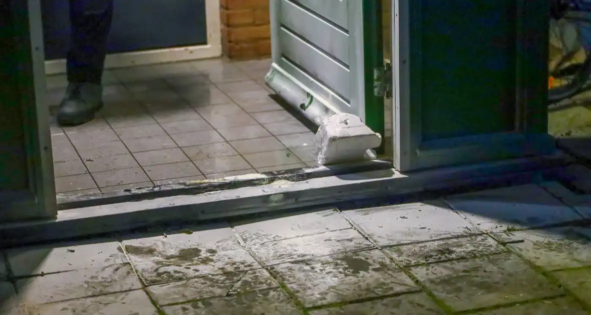 Explosie bij woning veroorzaakt schade - Foto 4