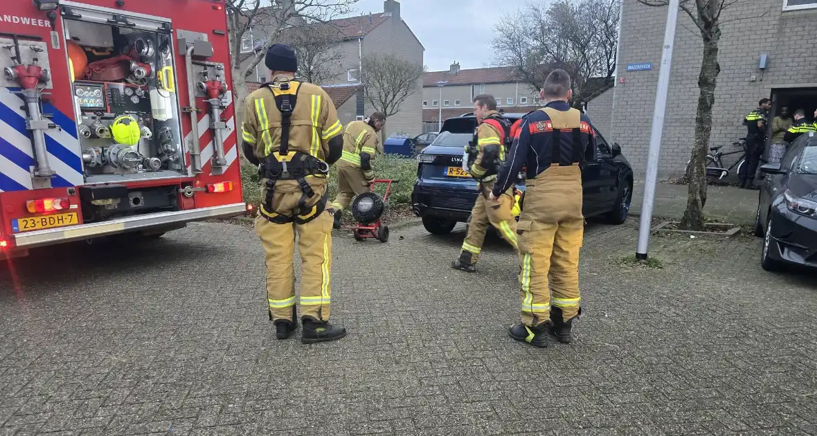 Brandweer en ambulance ingezet bij woningbrand - Foto 2