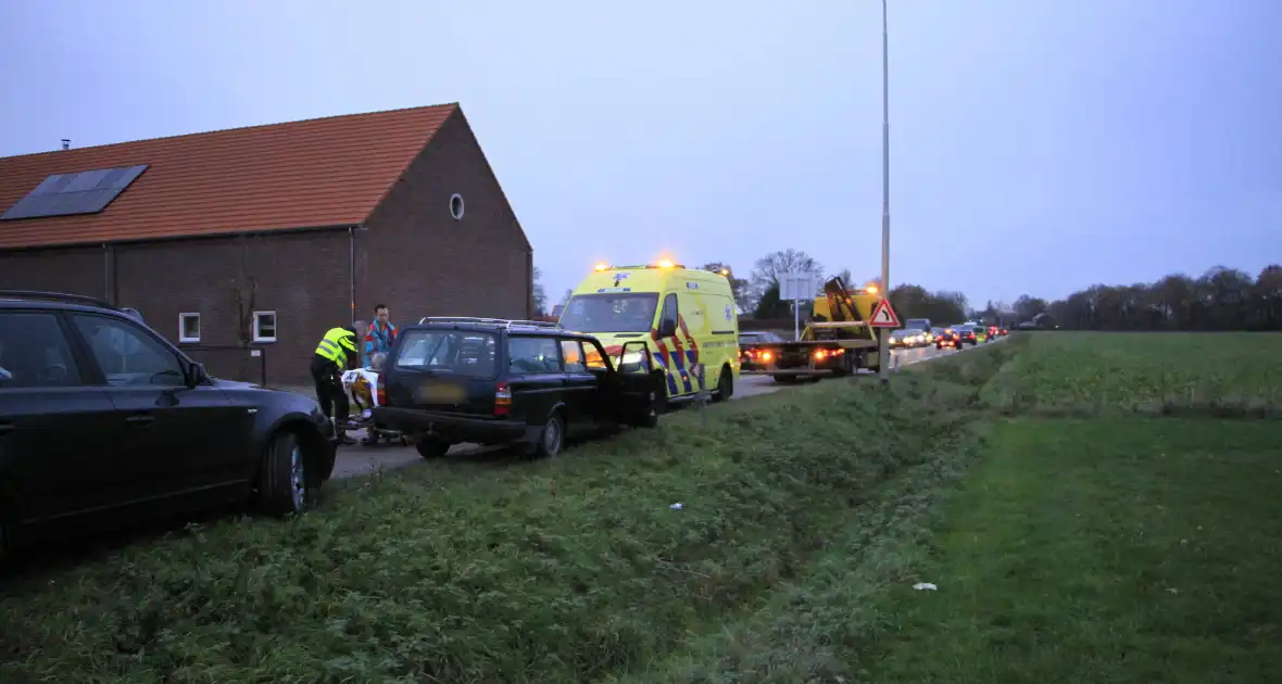 Rijstrook afgesloten na aanrijding met letsel