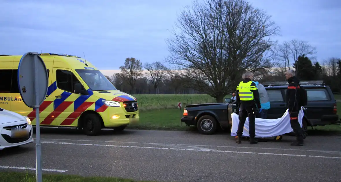 Rijstrook afgesloten na aanrijding met letsel - Foto 4
