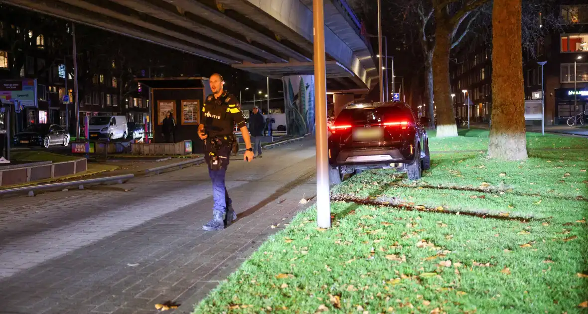 Scooterbezorger gewond na aanrijding met auto - Foto 8