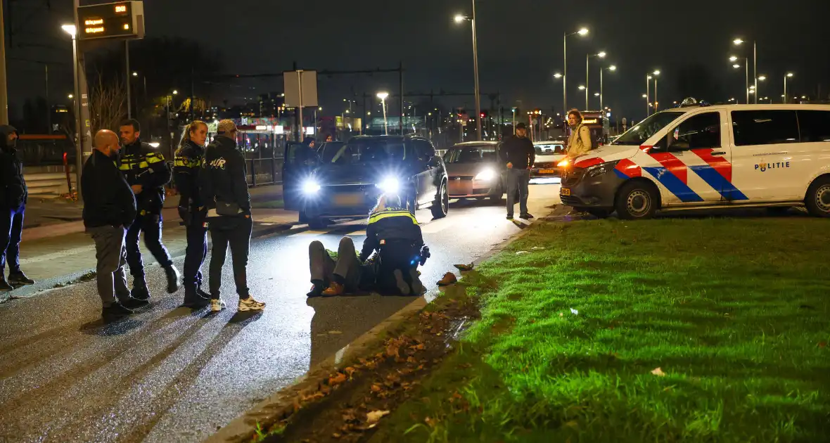 Oudere man aangereden op voetgangerspad - Foto 13