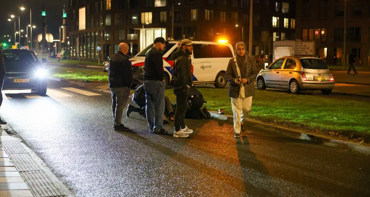 Oudere man aangereden op voetgangerspad - Foto 14