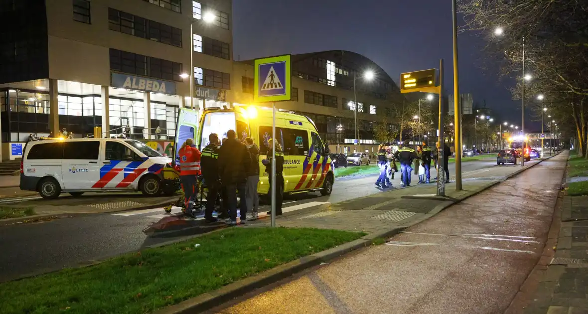 Oudere man aangereden op voetgangerspad - Foto 3