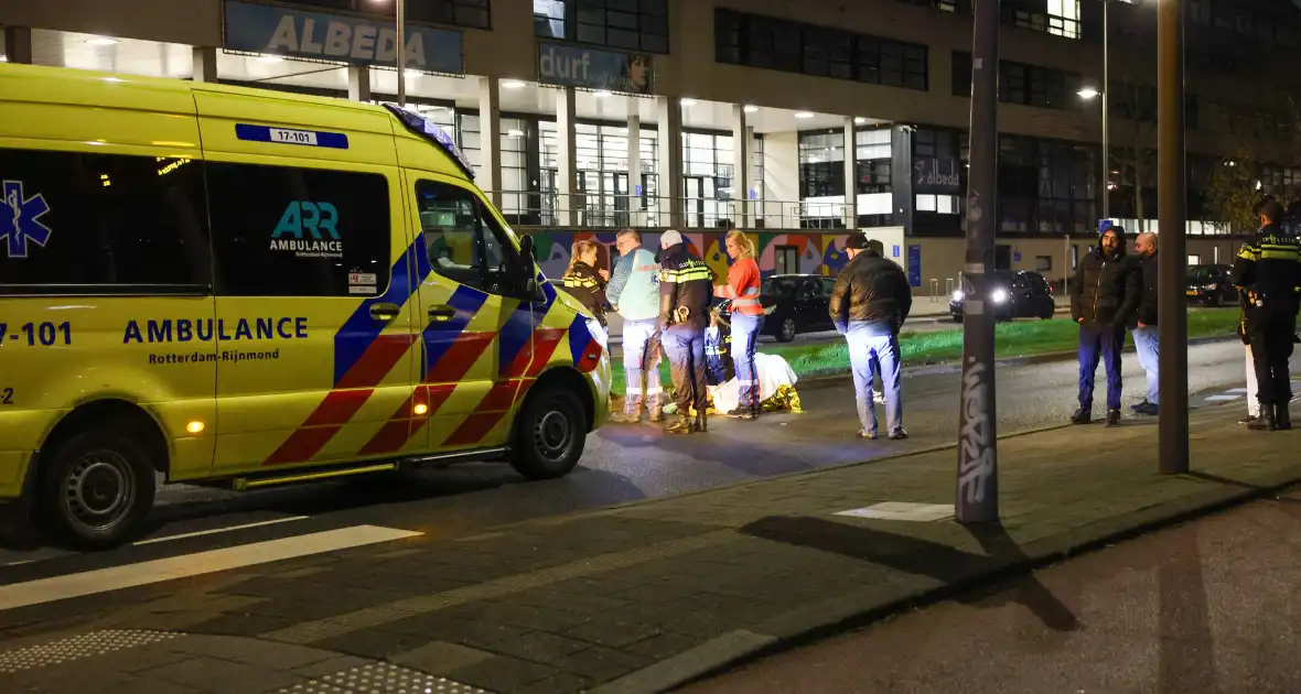 Oudere man aangereden op voetgangerspad - Foto 5