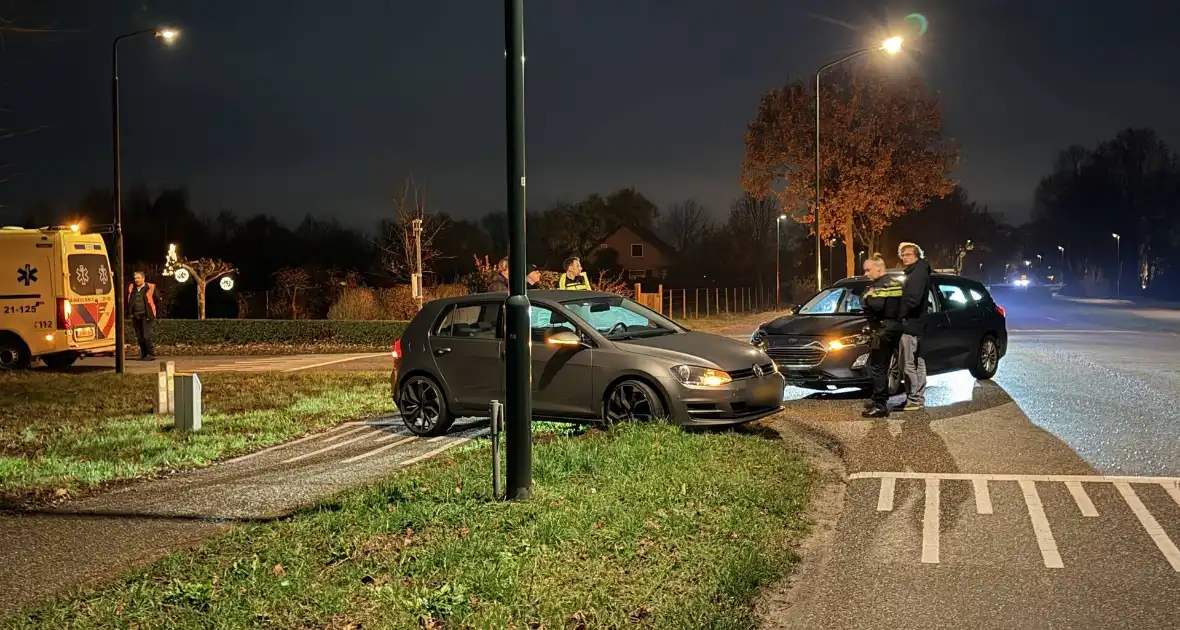 Botsing op kruising zonder gewonden