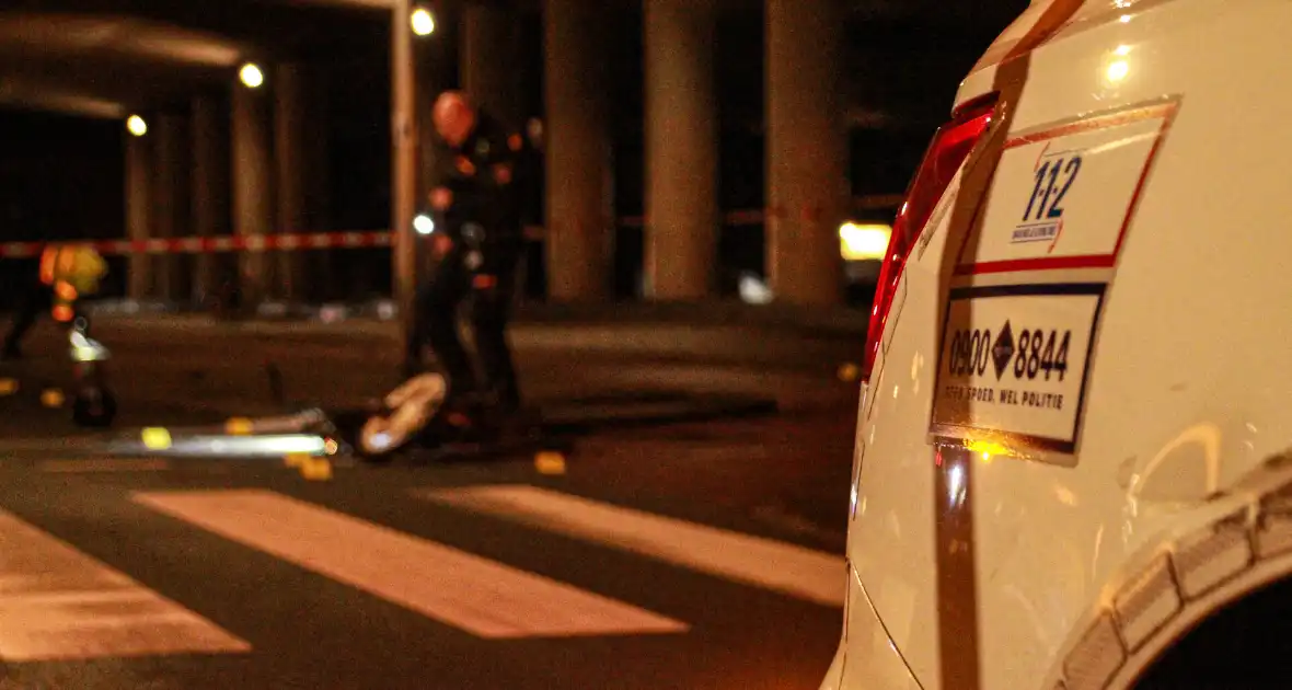 Bromfietser gewond na aanrijding met bestelbusje - Foto 3