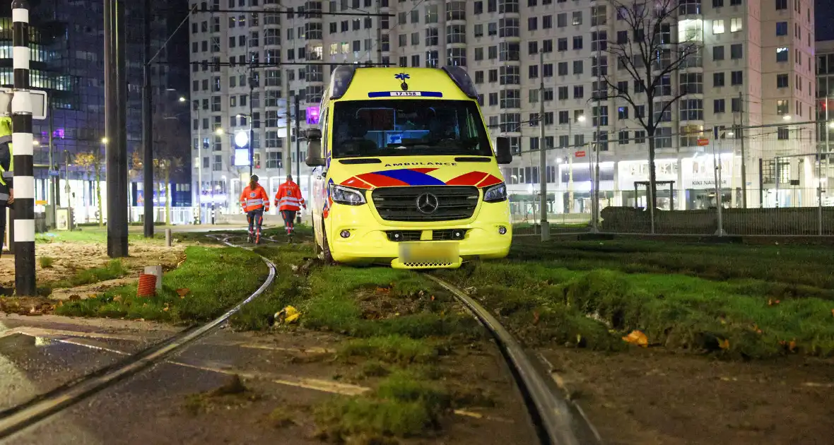 Ambulance vastgelopen tijdens inzet