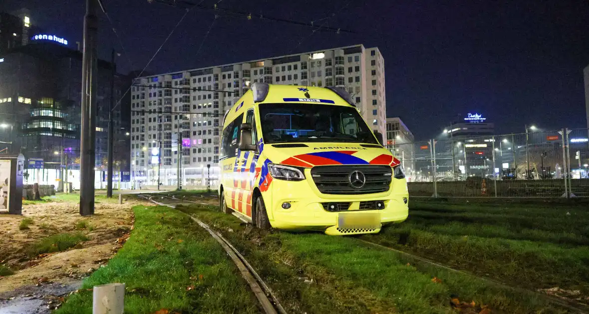 Ambulance vastgelopen tijdens inzet - Foto 6