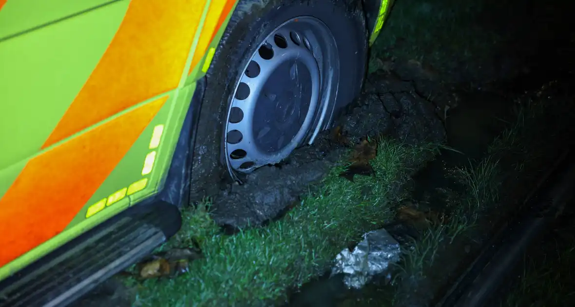 Ambulance vastgelopen tijdens inzet - Foto 8