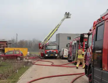 Brand op dak van woning tijdens bouw