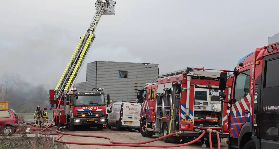 Brand op dak van woning tijdens bouw - Foto 4