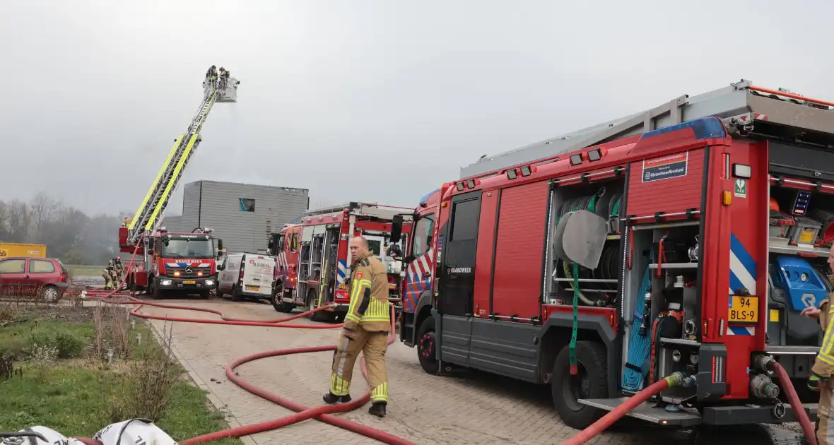 Brand op dak van woning tijdens bouw - Foto 5