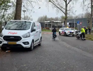 Scooter en bestelbus botsen op elkaar