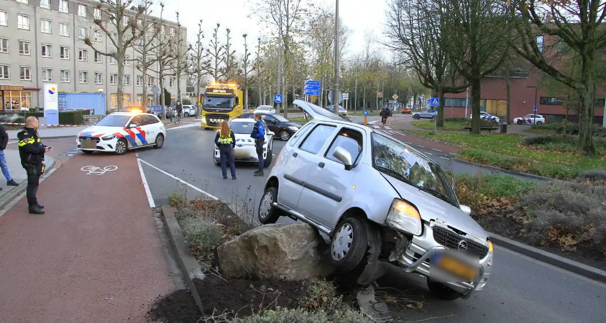 Ongeval leidt tot gewonden na aanrijding met kei - Foto 1