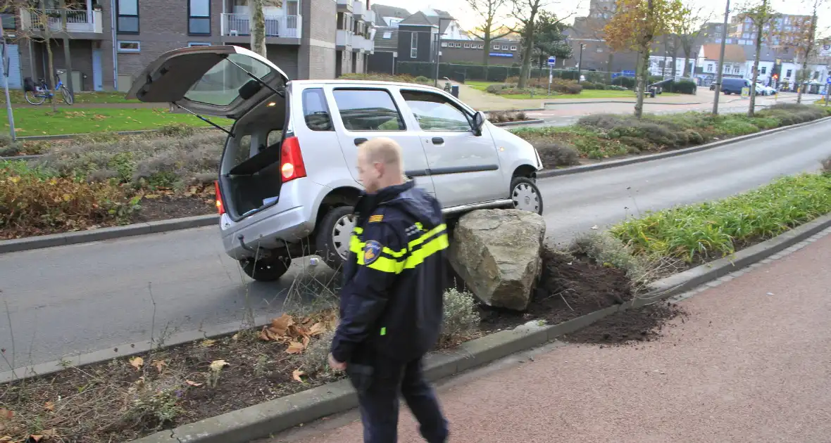 Ongeval leidt tot gewonden na aanrijding met kei - Foto 12
