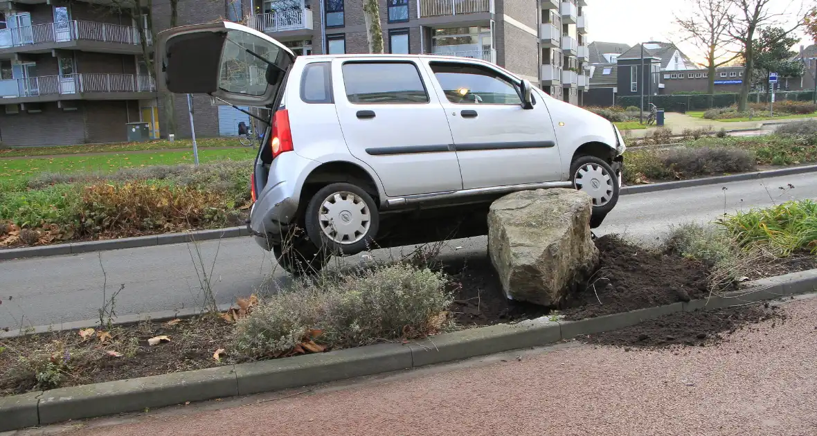 Ongeval leidt tot gewonden na aanrijding met kei - Foto 7