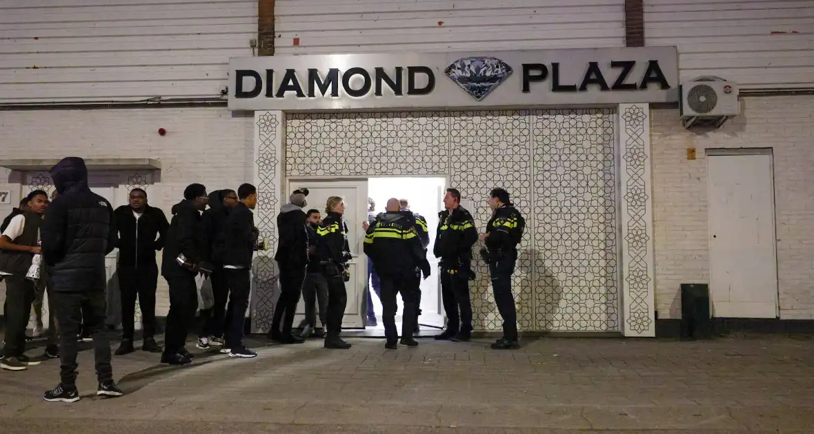 Schietincident bij partycentrum leidt tot ontruiming - Foto 6