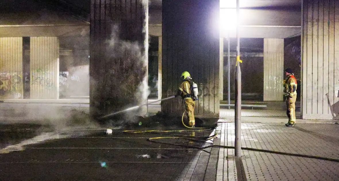 Brandstichting leidt tot ongeval op snelweg - Foto 1