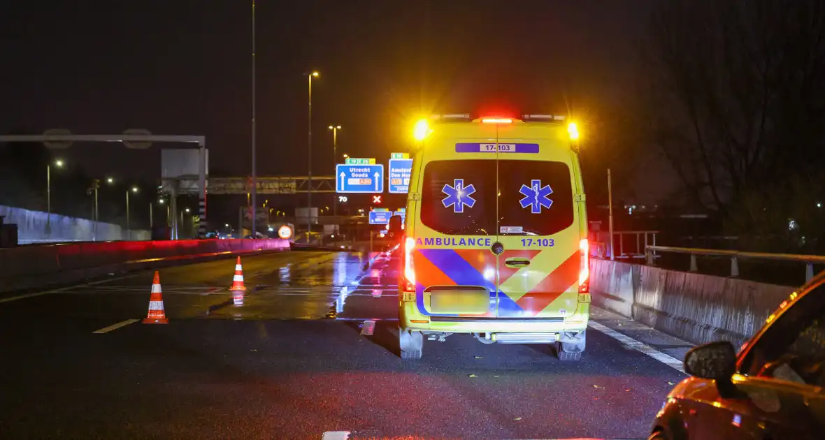 Brandstichting leidt tot ongeval op snelweg - Foto 10
