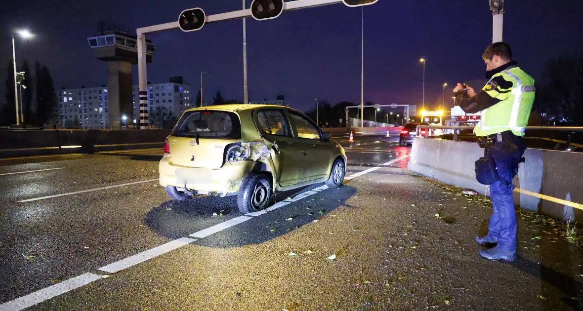 Brandstichting leidt tot ongeval op snelweg - Foto 11