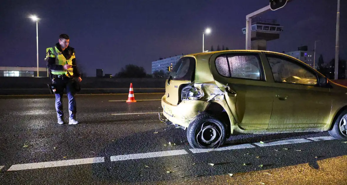 Brandstichting leidt tot ongeval op snelweg - Foto 2