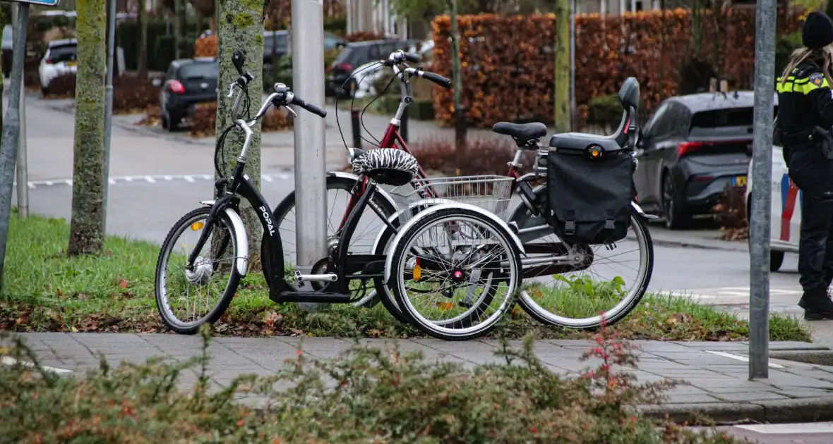 Fietser en auto botsten in ongeval - Foto 1