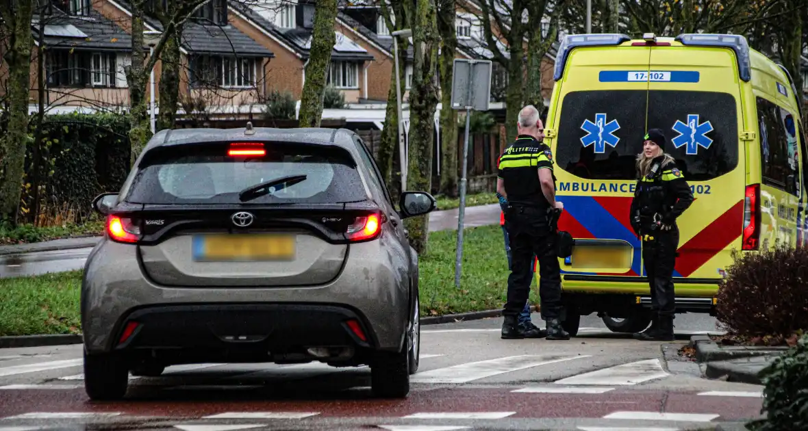 Fietser en auto botsten in ongeval - Foto 2