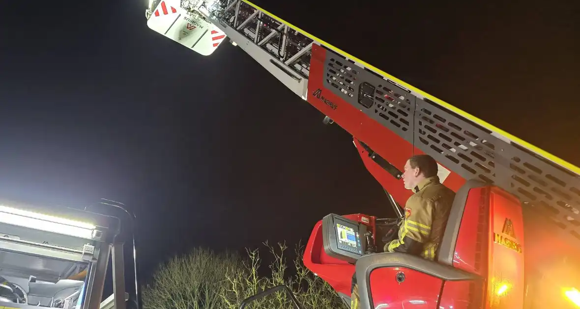 Veel schade bij brand in kerk - Foto 9