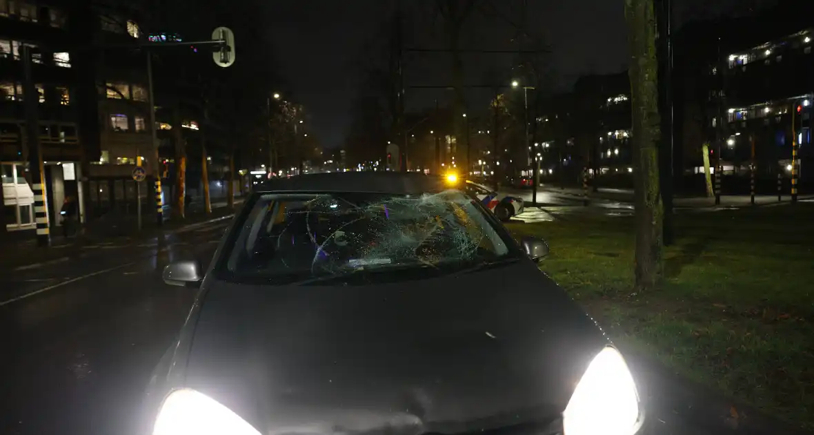 Fietser vliegt door rood bij Pompenburg en verliest tanden na harde botsing - Foto 20