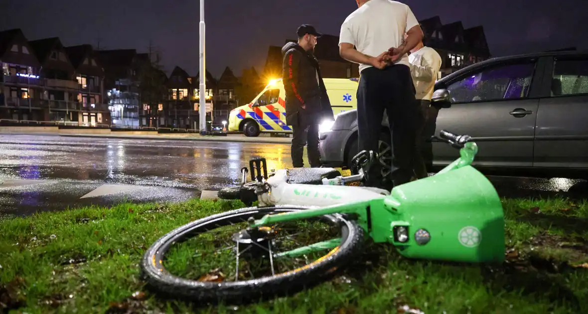 Fietser vliegt door rood bij Pompenburg en verliest tanden na harde botsing - Foto 7