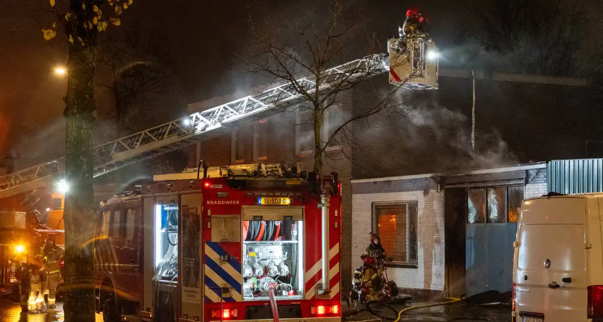 Brand in bedrijfspand leidt tot rookontwikkeling