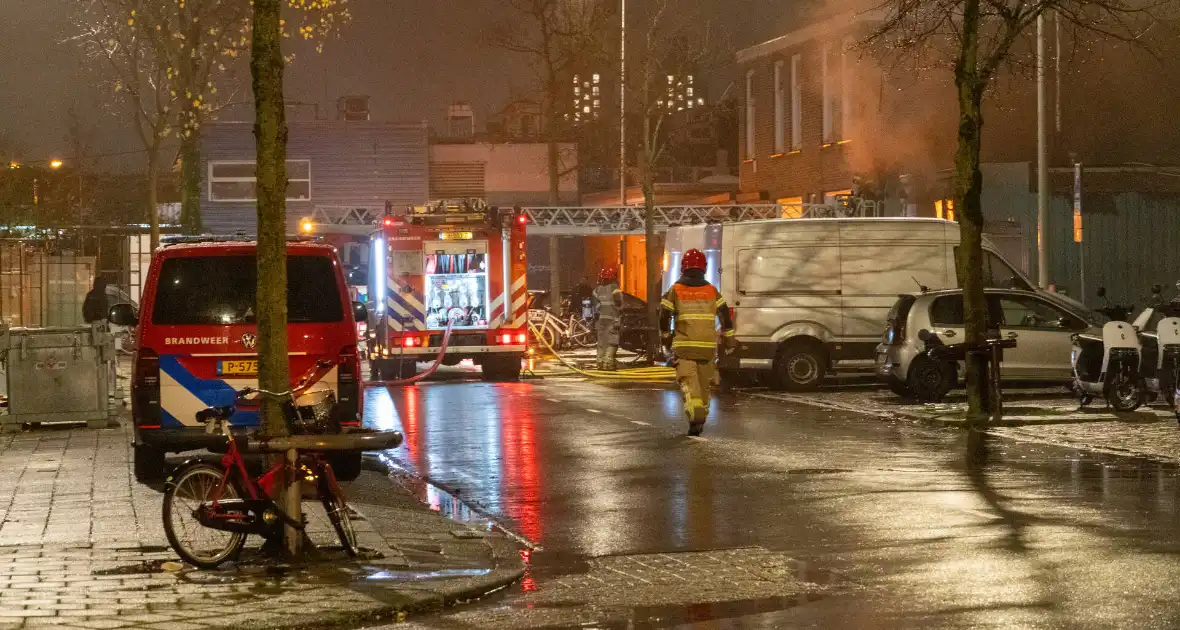 Brand in bedrijfspand leidt tot rookontwikkeling - Foto 2