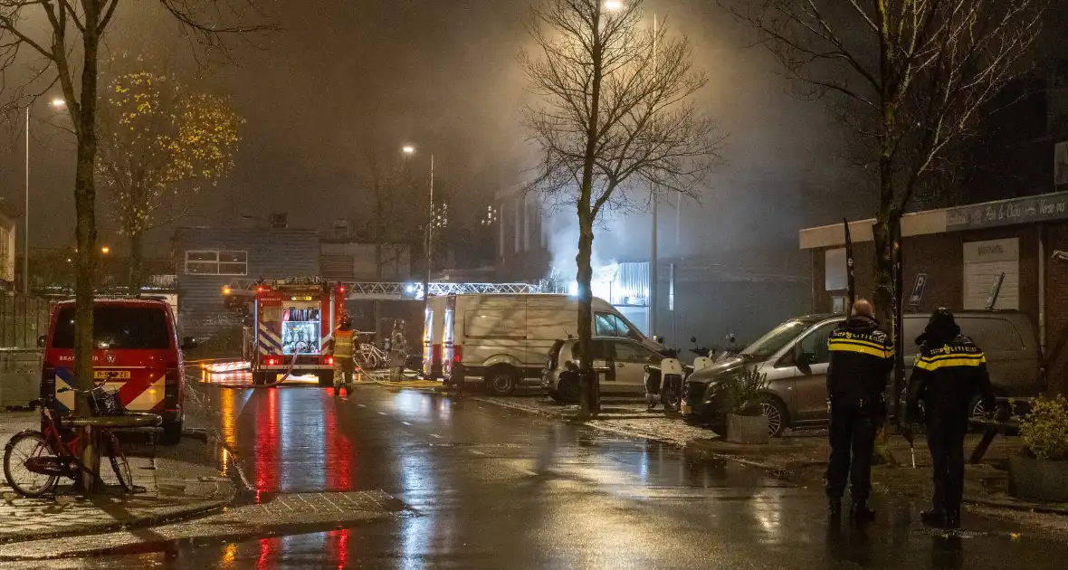 Brand in bedrijfspand leidt tot rookontwikkeling - Foto 3