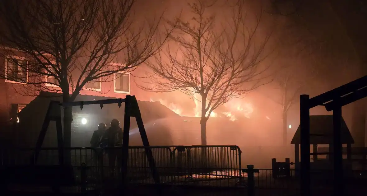 Meerdere schuurbranden met explosies in Katwijk - Foto 3