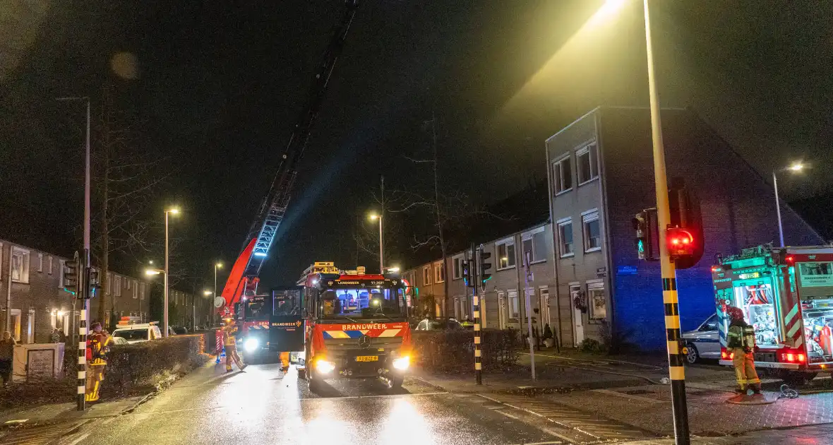 Rookinhalatie bij woningbrand in Amsterdam - Foto 3