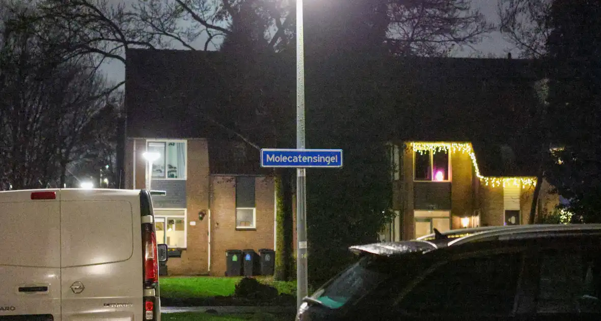 Explosie bij voordeur veroorzaakt schade - Foto 1