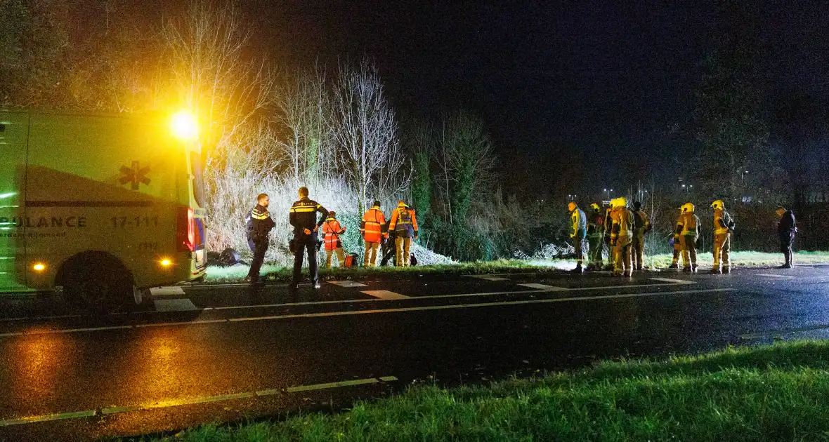 Auto te water tijdens ongeval met vier inzittenden - Foto 6
