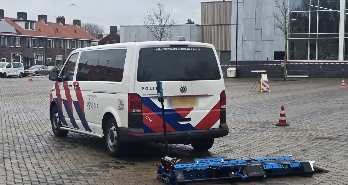 Inspectie van voertuigen tijdens politiecontrole - Foto 5