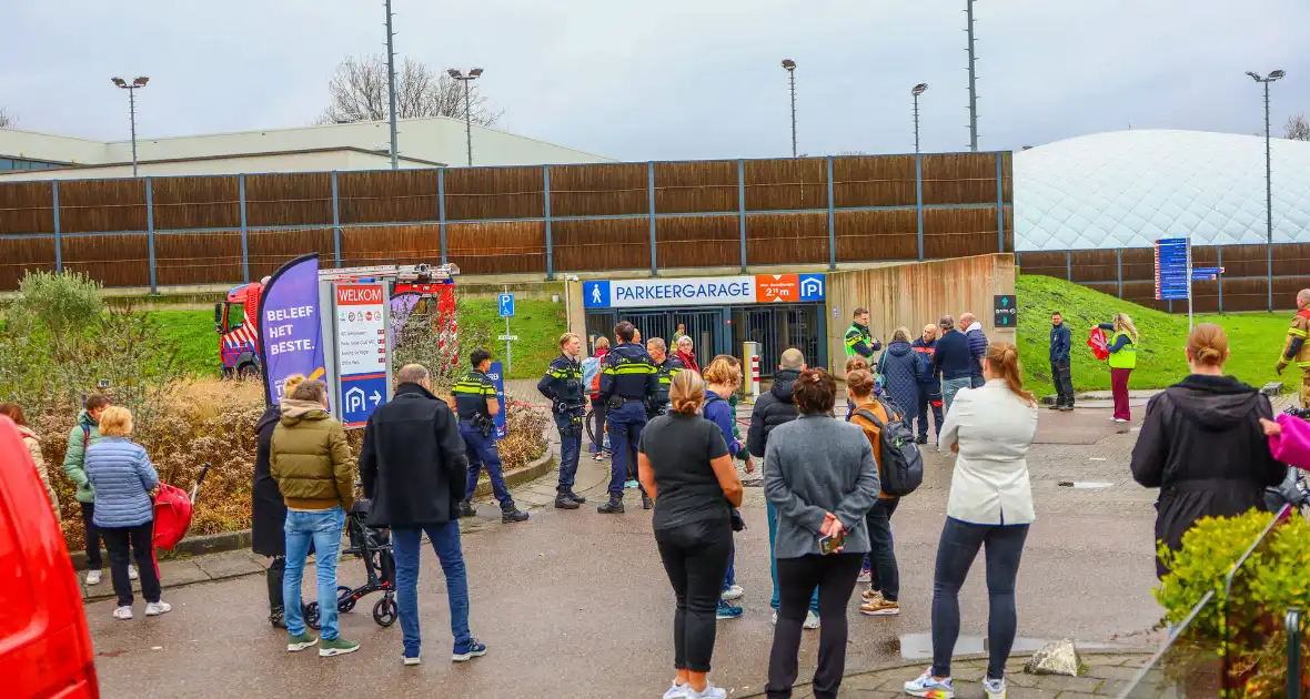 Brand in parkeergarage door elektrisch autootje - Foto 2