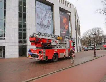 Brand in auto leidt tot inzet brandweer
