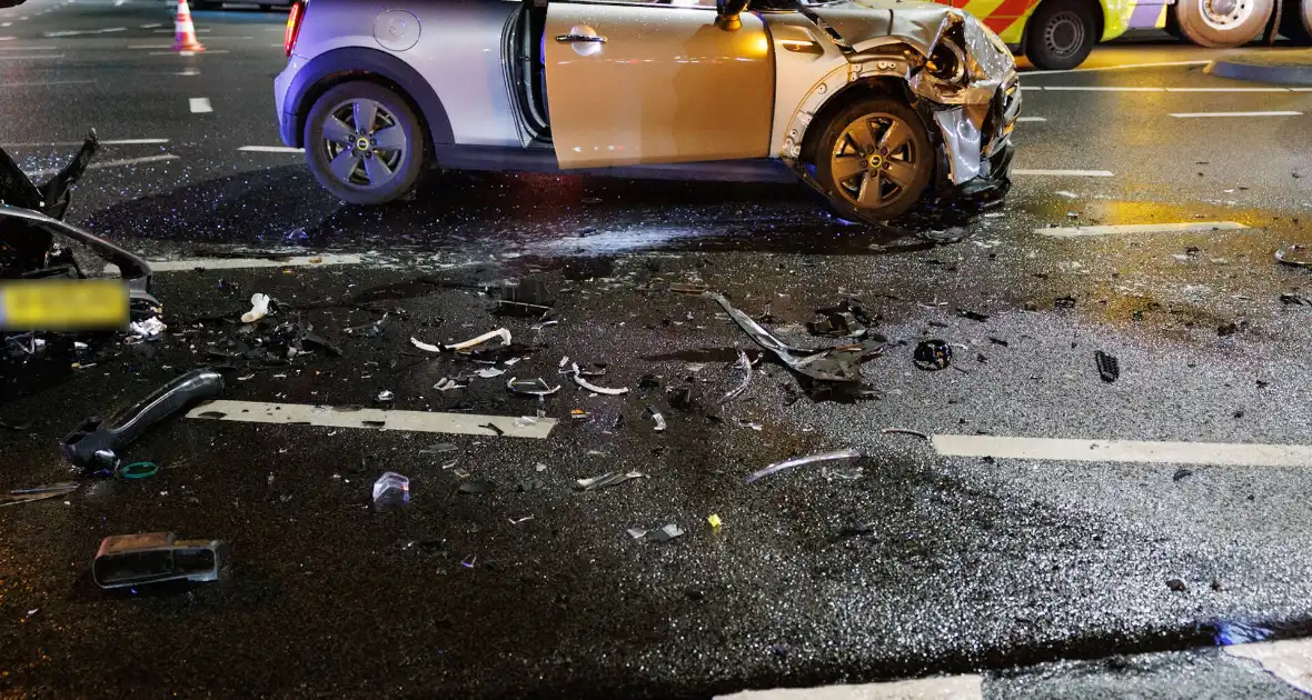 Ernstig ongeval met meerdere gewonden bij aanrijding - Foto 1