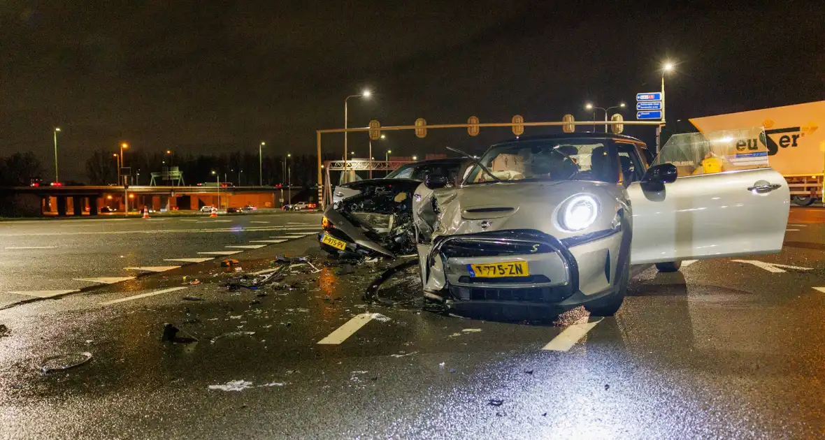 Ernstig ongeval met meerdere gewonden bij aanrijding - Foto 16