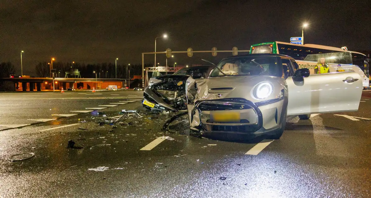 Ernstig ongeval met meerdere gewonden bij aanrijding - Foto 18