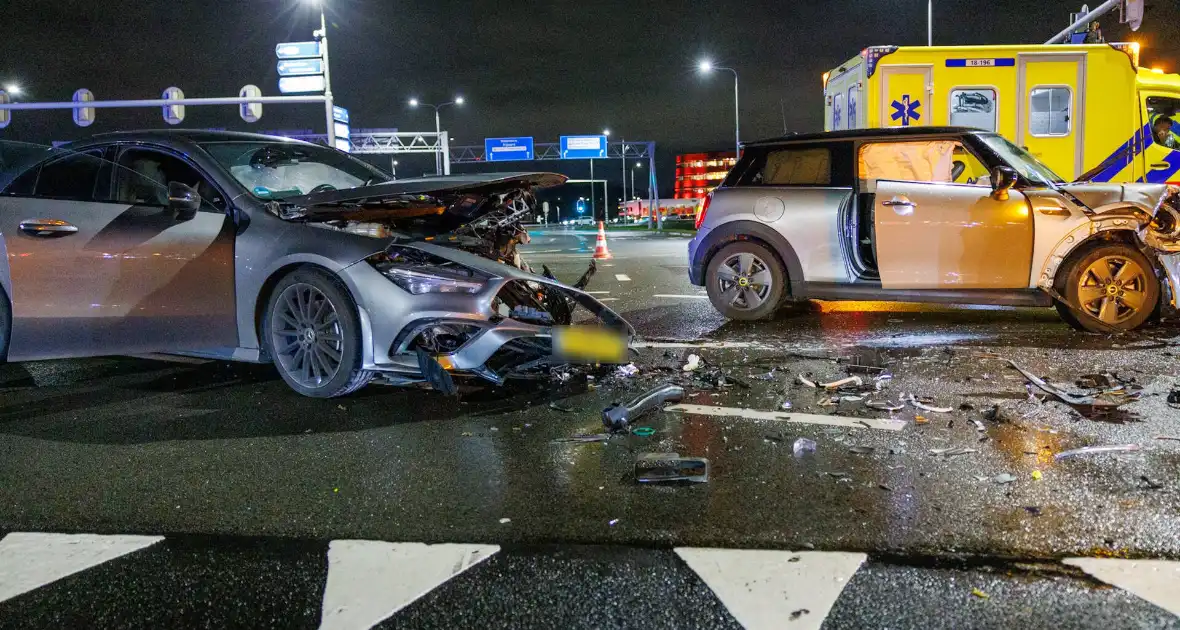 Ernstig ongeval met meerdere gewonden bij aanrijding - Foto 3