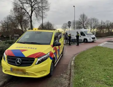 Fietser gewond bij aanrijding met pakketbezorger