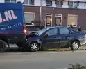 Personenauto botst achter op bakwagen