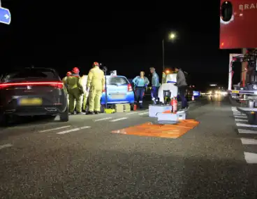 Vrouwelijke bestuurder naar ziekenhuis na aanrijding
